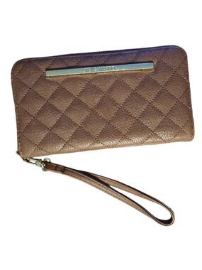 Steve Madden Box Zip Wallet Wristlet Faux Leather Box Style